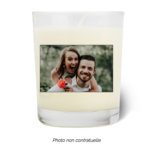 Une bougie personnalisée avec une photo