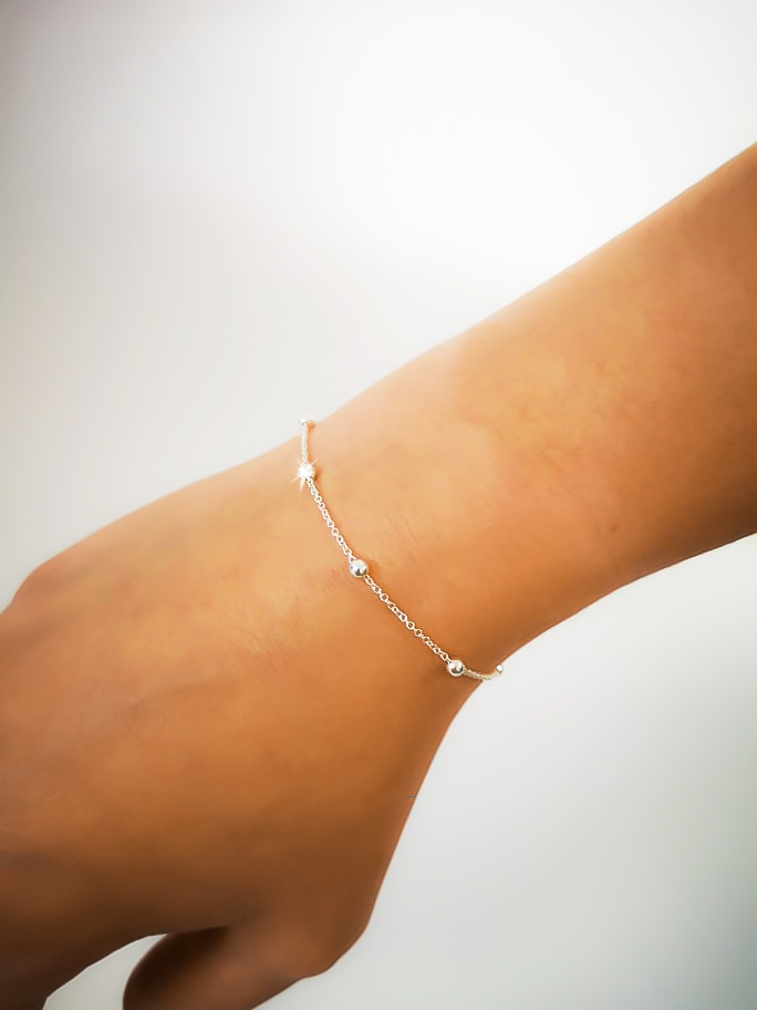 bougie-bijou-personnalisee-bracelet-argent-rhodie 39,90€ la bougie bijou personnalisée 200g, livrée dans son pochon de velour noir